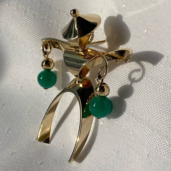 Abstract Figure Asian Influence Gold Tone Pendant Brooch Pin - Picture 4 of 14